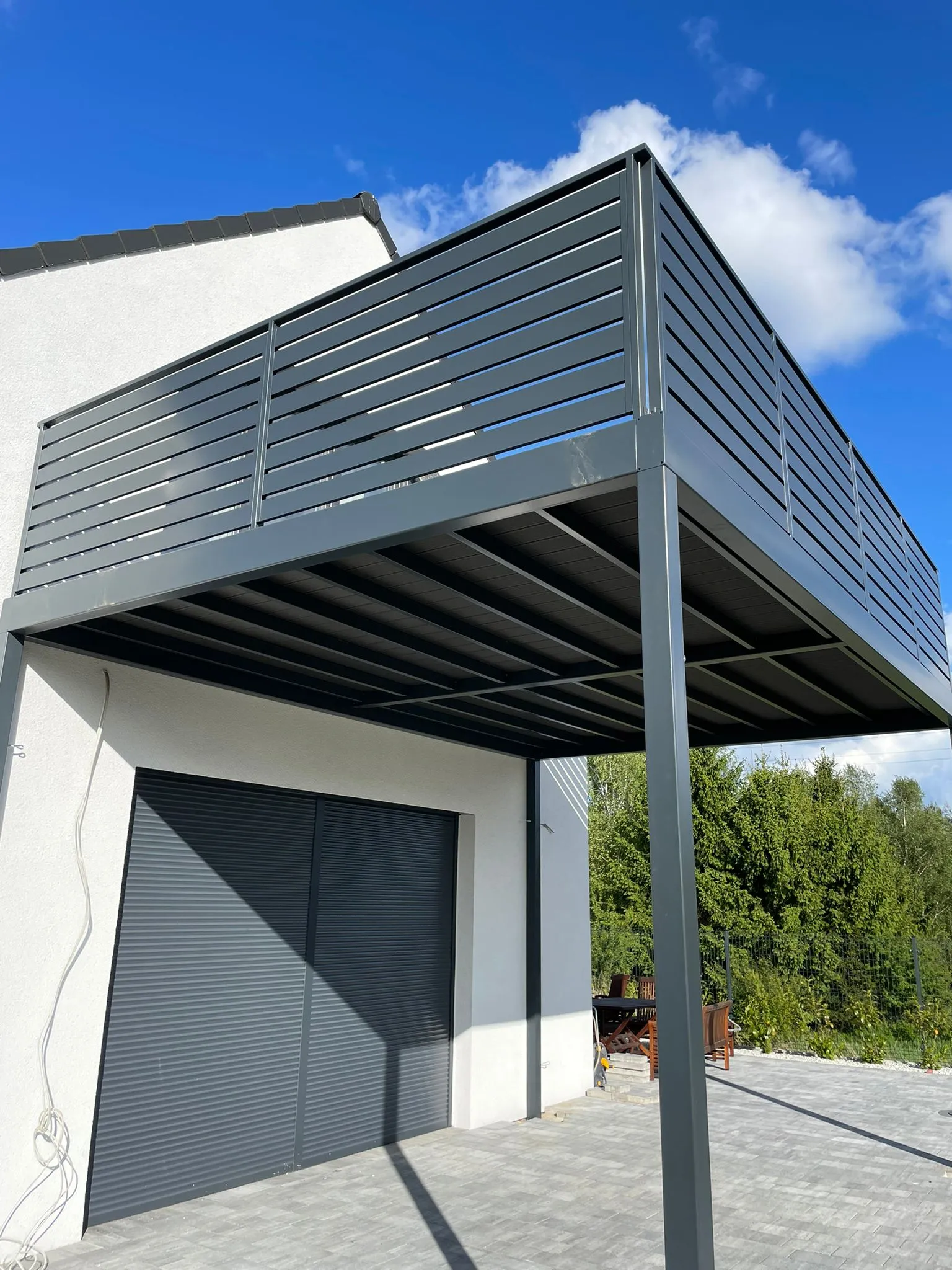 Konstrukcja stalowa tarasu z balustradą antracyt - montaż Gorzów Wlkp. | Stalowy Bechta