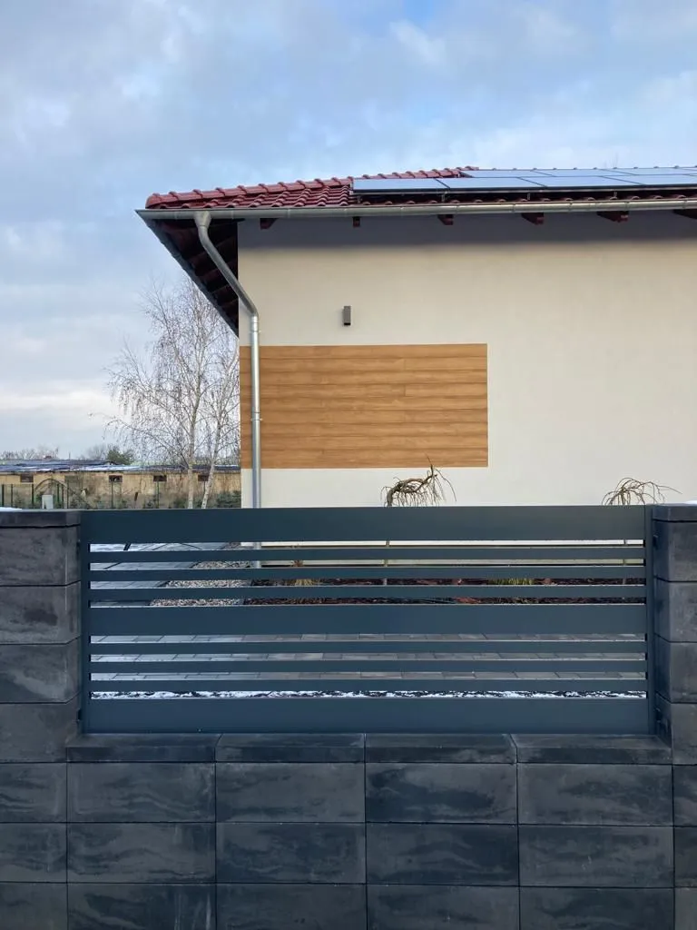 Ogrodzenie panelowe poziome antracyt zbliżenie - montaż okolice Gorzowa | Stalowy Bechta