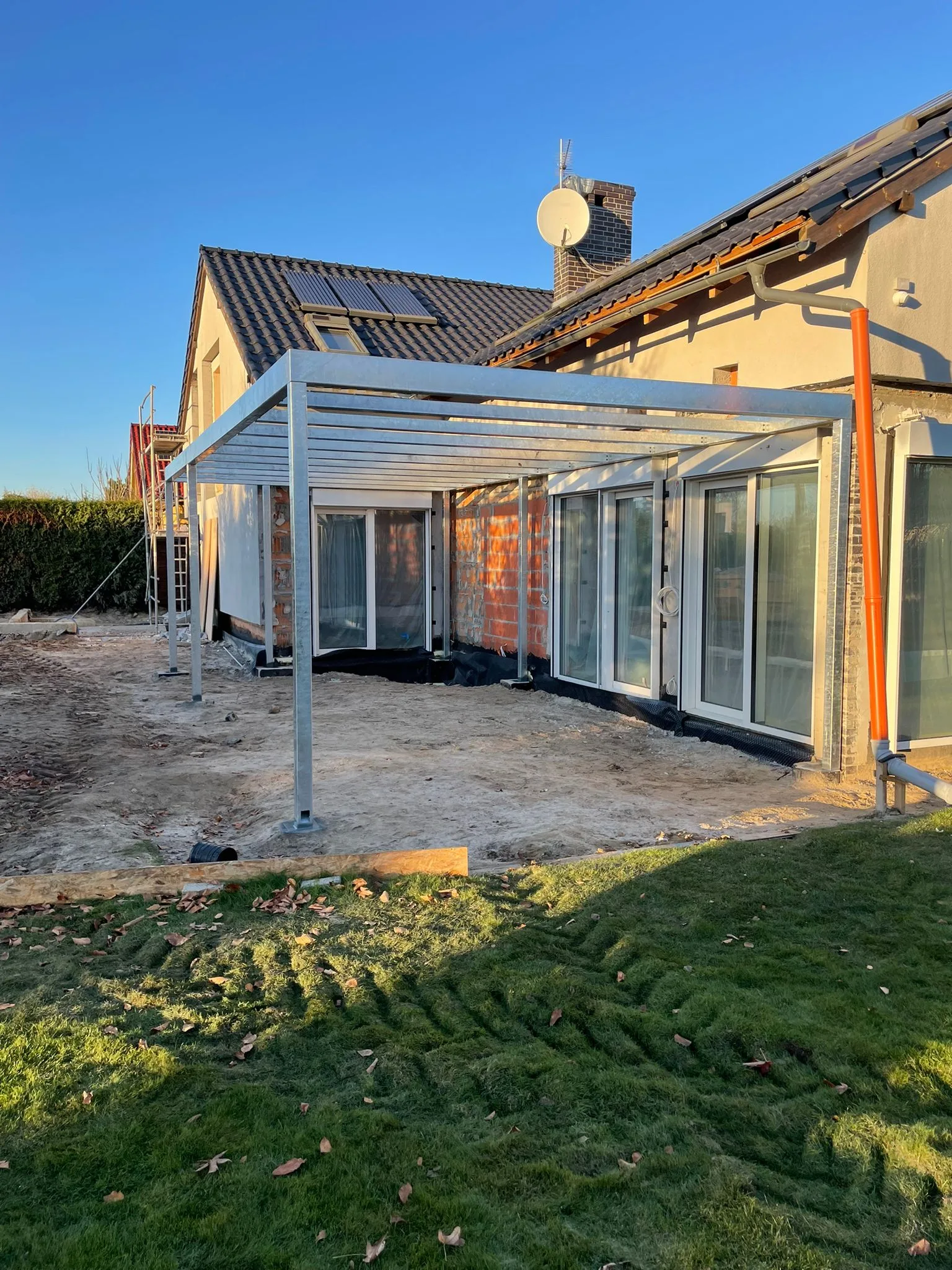 Pergola tarasowa stalowa ocynkowana widok boczny - montaż okolice Gorzowa | Stalowy Bechta